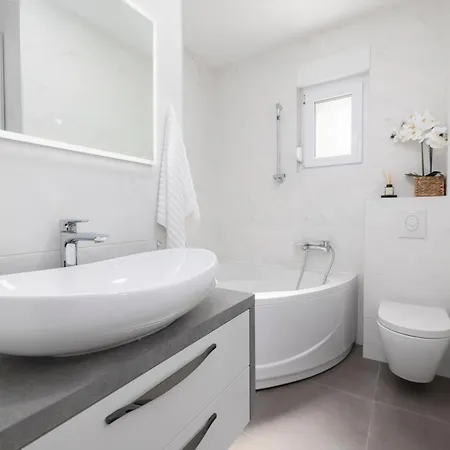 Luxury And Peaceful Paradise