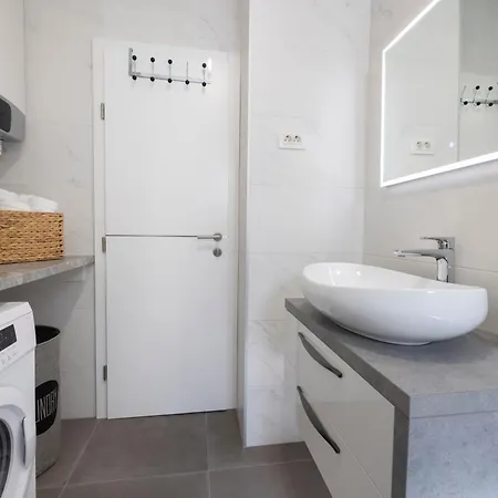 Luxury And Peaceful Paradise Apartman Makarska